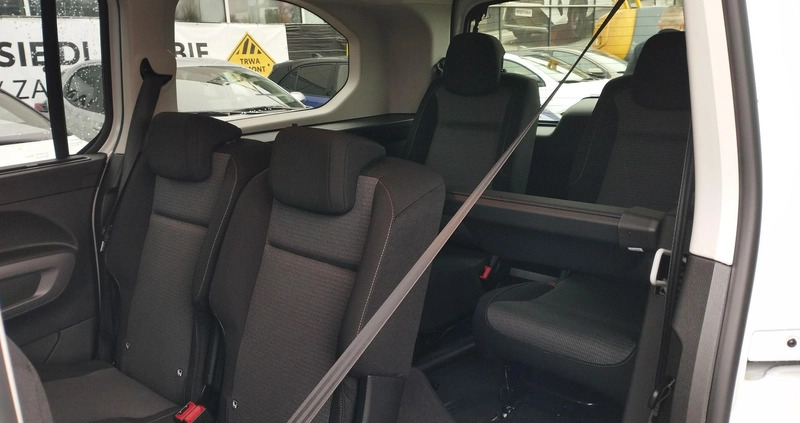 Toyota Proace City Verso cena 159500 przebieg: 4, rok produkcji 2023 z Trzciel małe 352